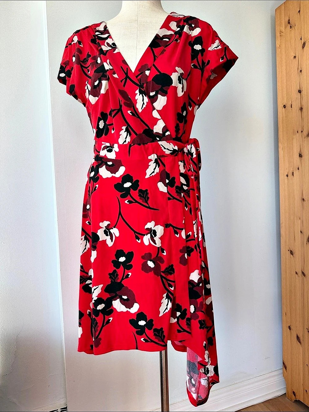 BCBGMAXAZRIA red Floral Wrap Dress Size Medium